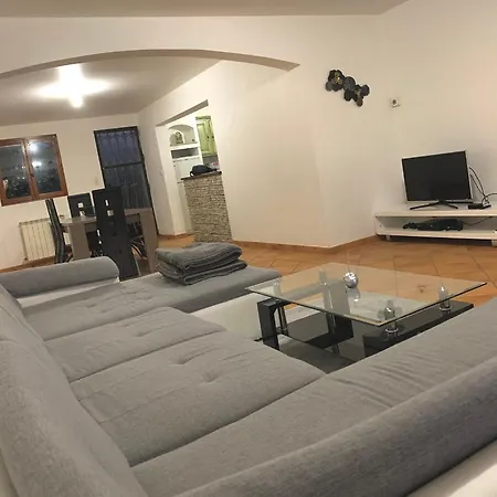 Maison Au Calme A La Sortie D'arles Holiday home Fourques (Gard)