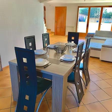 Maison Au Calme à La Sortie D'arles Hébergement de vacances Fourques (Gard)