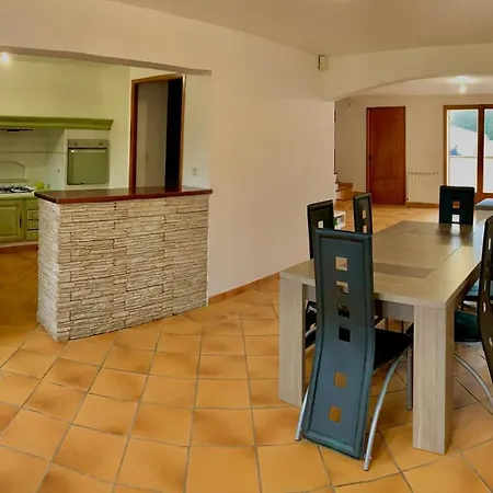 Maison Au Calme à La Sortie D'arles Hébergement de vacances